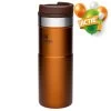 Stanley PMIThe NeverLeak Travel Thermosbeker 470 Ml Maple -Professionele winkel voor kampeerartikelen 154428 800 01